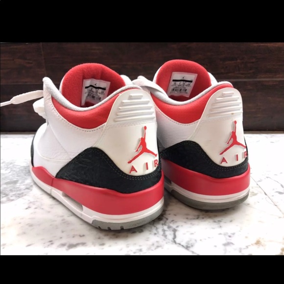 Authentic Jordan 3 retro fire red - Picture 2 of 6